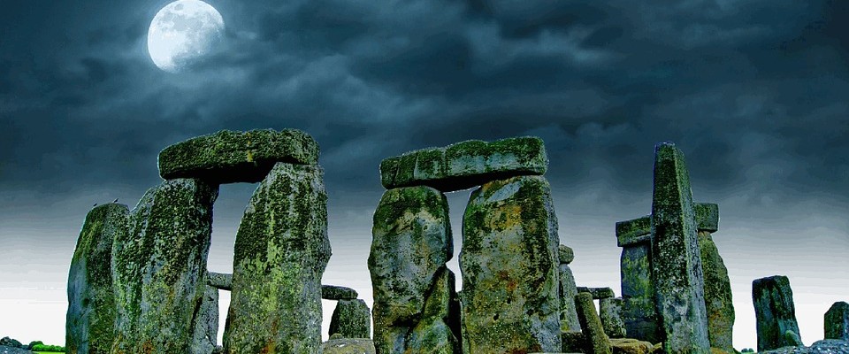 No Druids, just bones at Stonehenge.