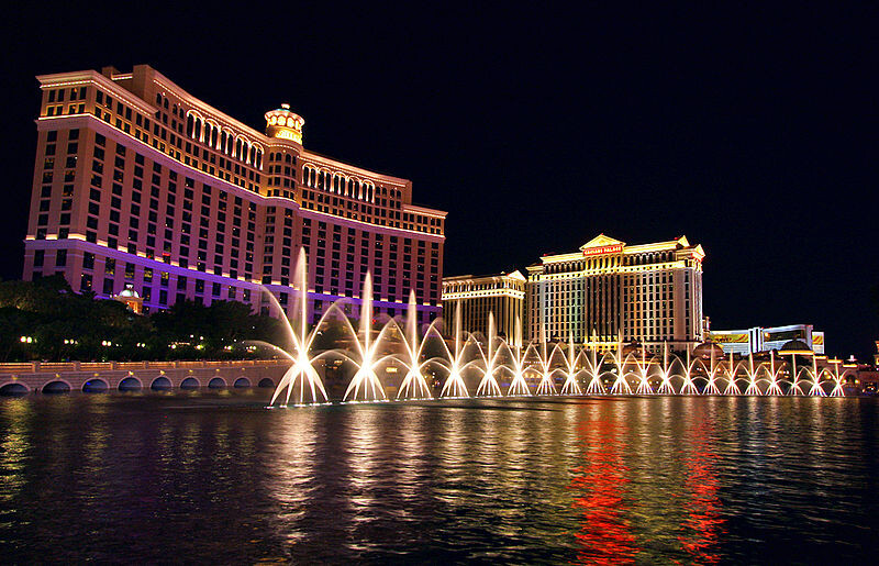 800px-Bellagio_Fountains_at_night
