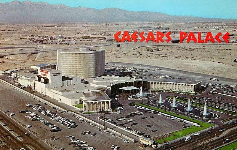 800px-Caesars_Palace_in_1970 (1)